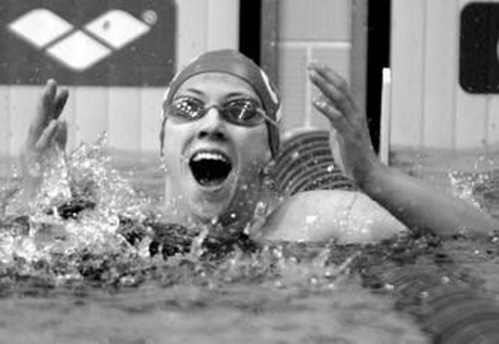 La croata Jovanovic, nada más batir el récord mundial de 50 metros espalda.