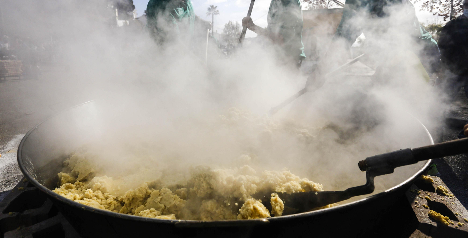 Conoce los platos típicos de la gastronomía granadina