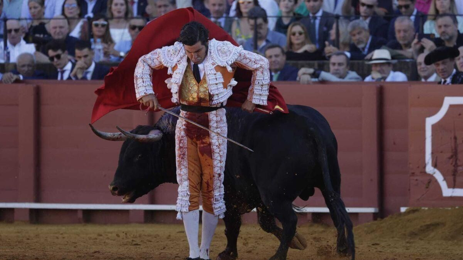 Las 'genialidades' de Morante de la Puebla, el Lunes de Farolillos, en La Maestranza.