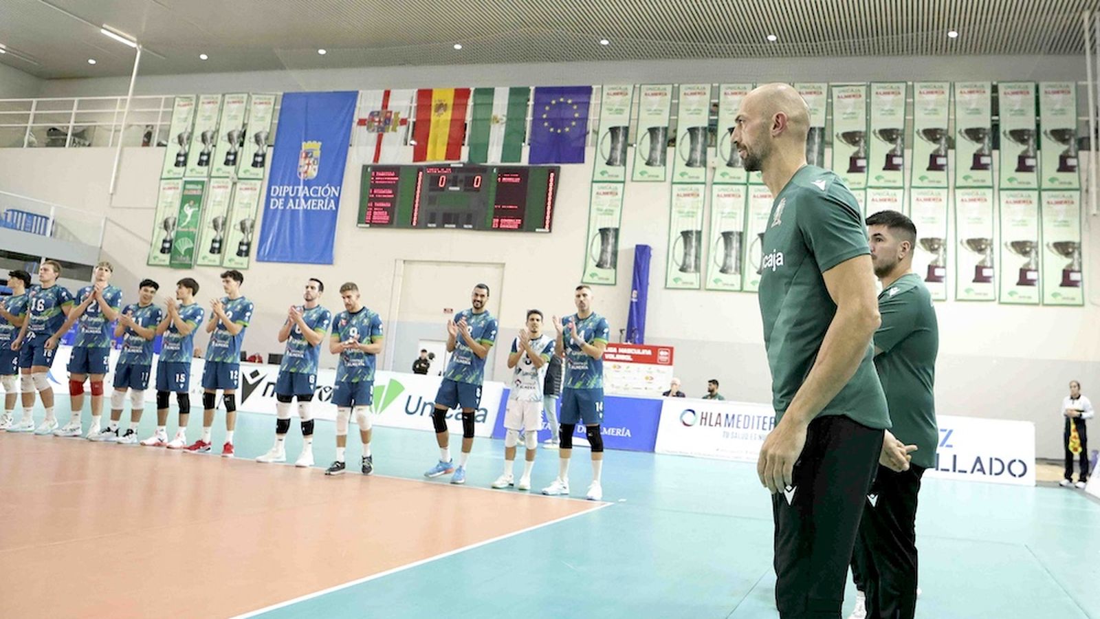 Israel Rodríguez durante la presentación de los equipos durante un encuentro celebrado en el Moisés Ruiz.