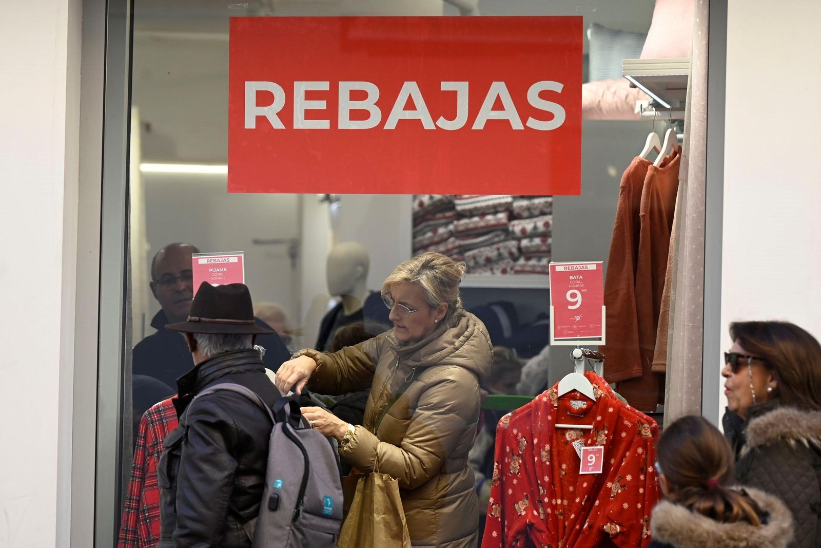 El inicio de la campaña de las rebajas de invierno en Córdoba, en imágenes