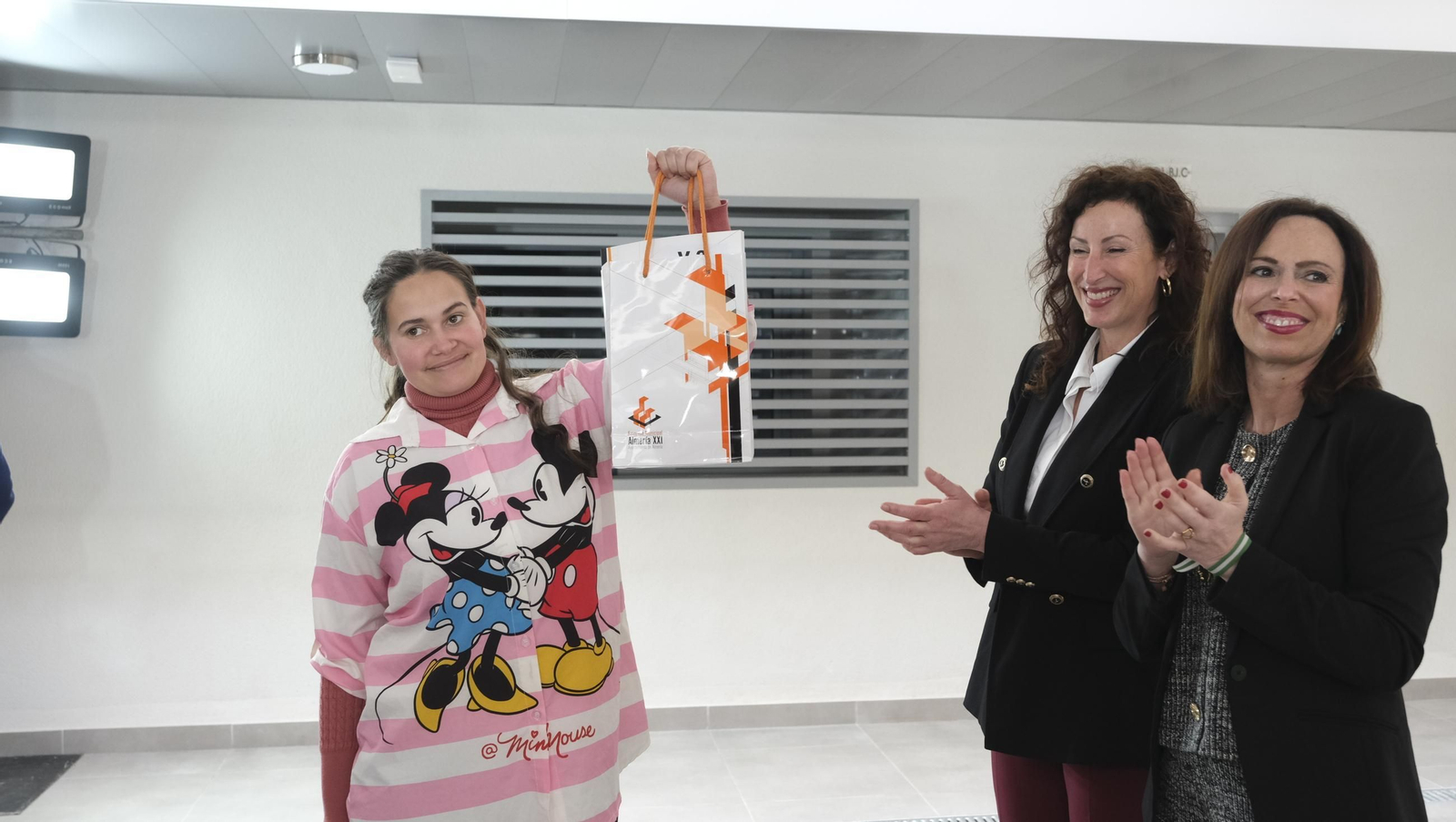 Las imágenes de la entrega de viviendas de VPO en Costacabana