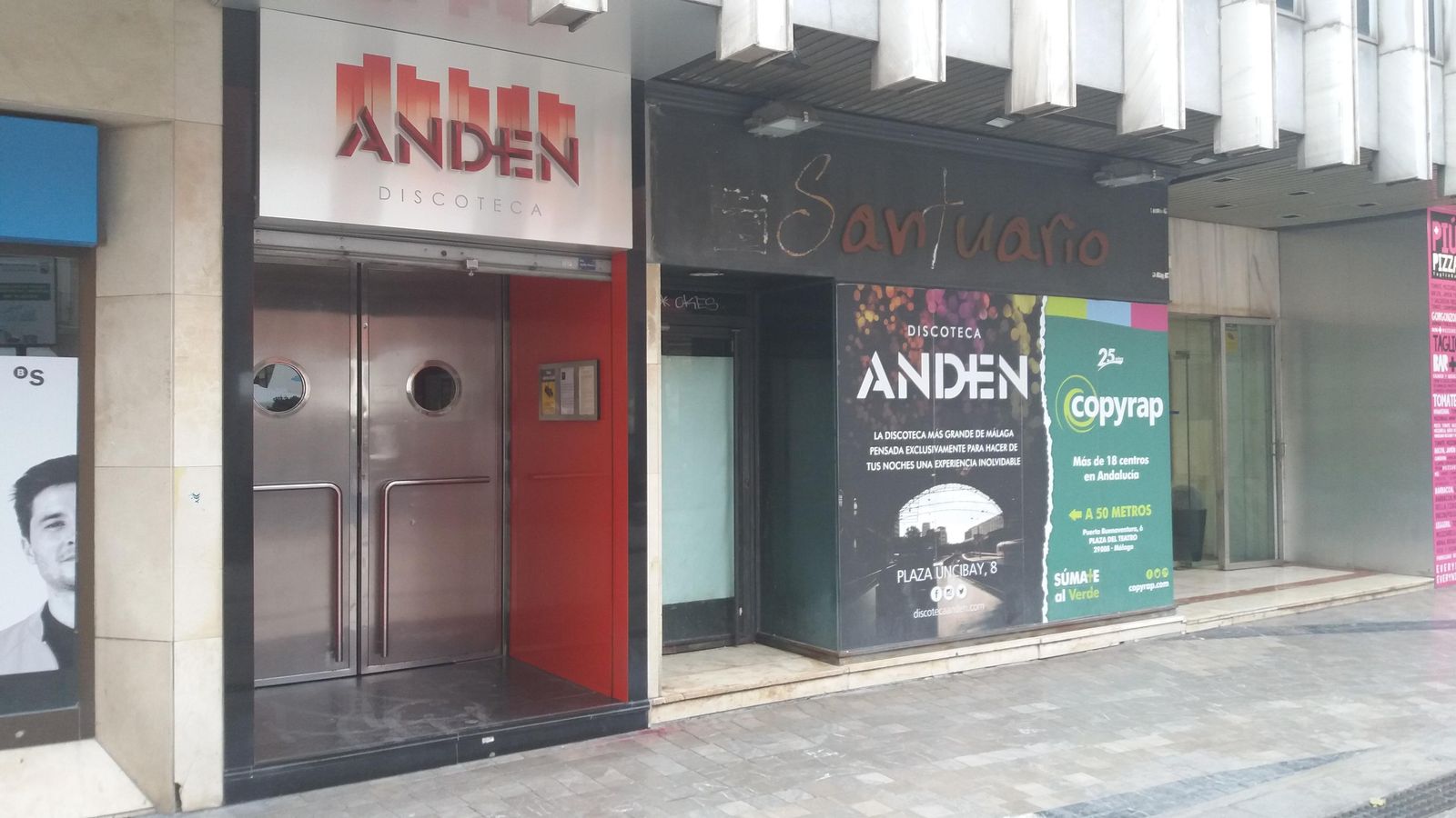 Imagen de la sala de fiestas que fue desalojada por la Policía.