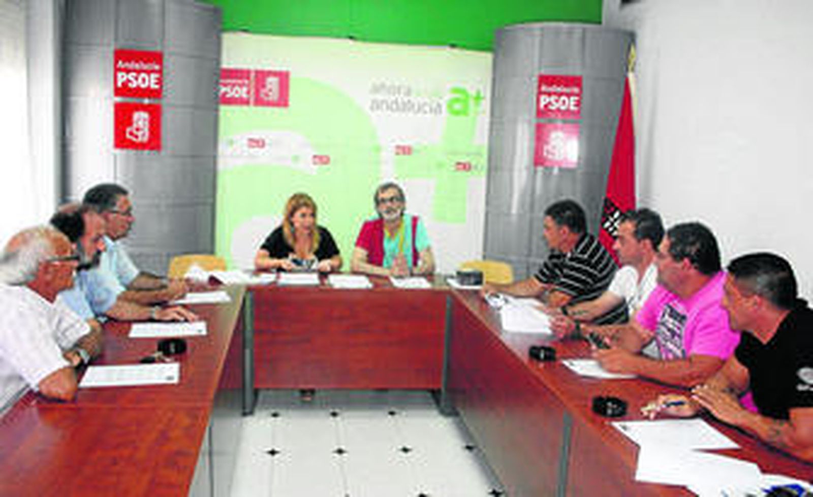 Reunión mantenida ayer entre responsables sindicales de Navantia y miembros del PSOE.