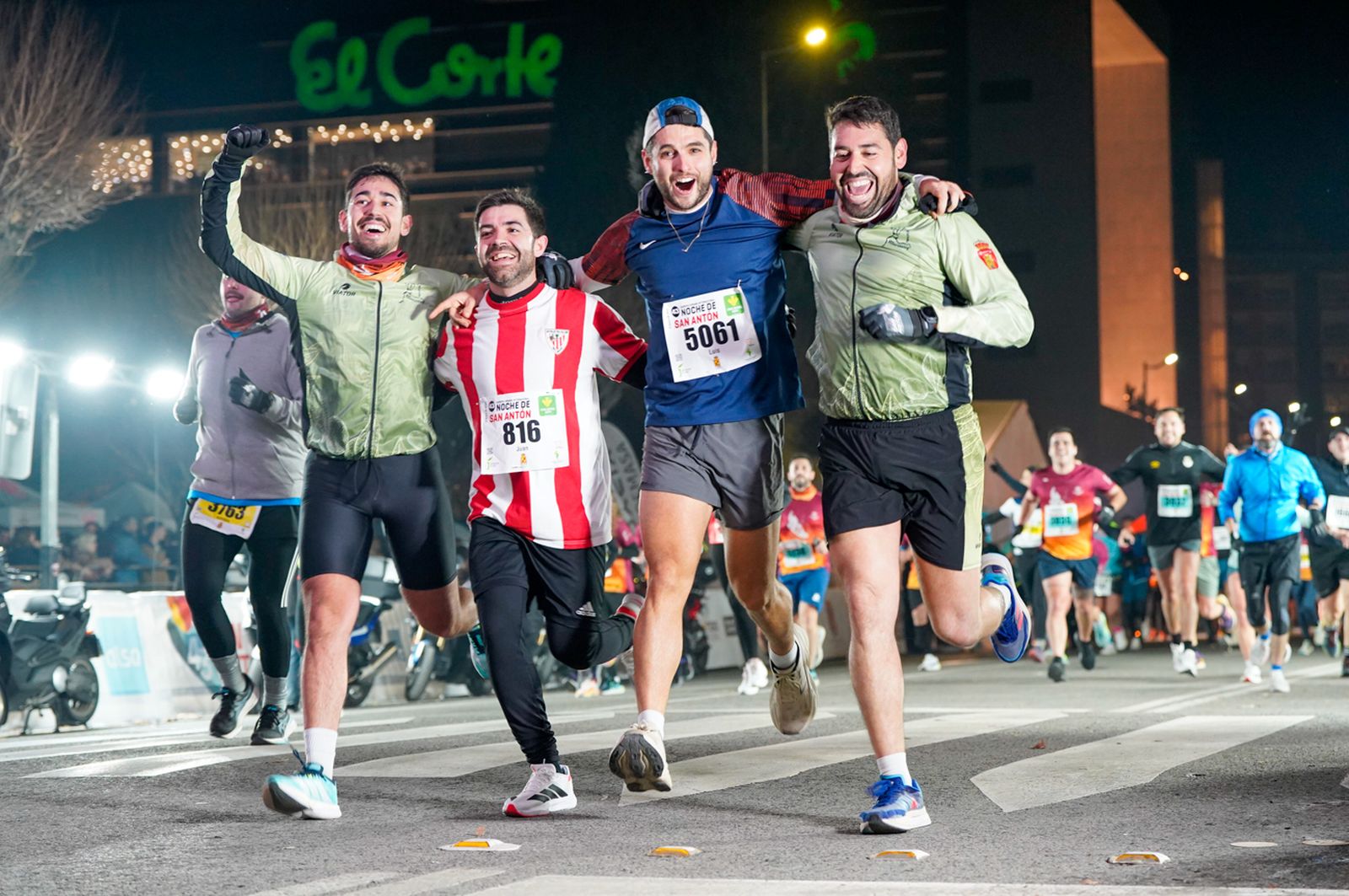 En imágenes: búscate en tu llegada a meta de la Carrera de San Antón 2026 (16)