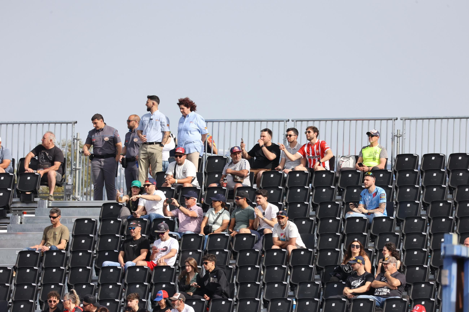 Ambiente del viernes en las gradas del Circuito de Jerez - Ángel Nieto