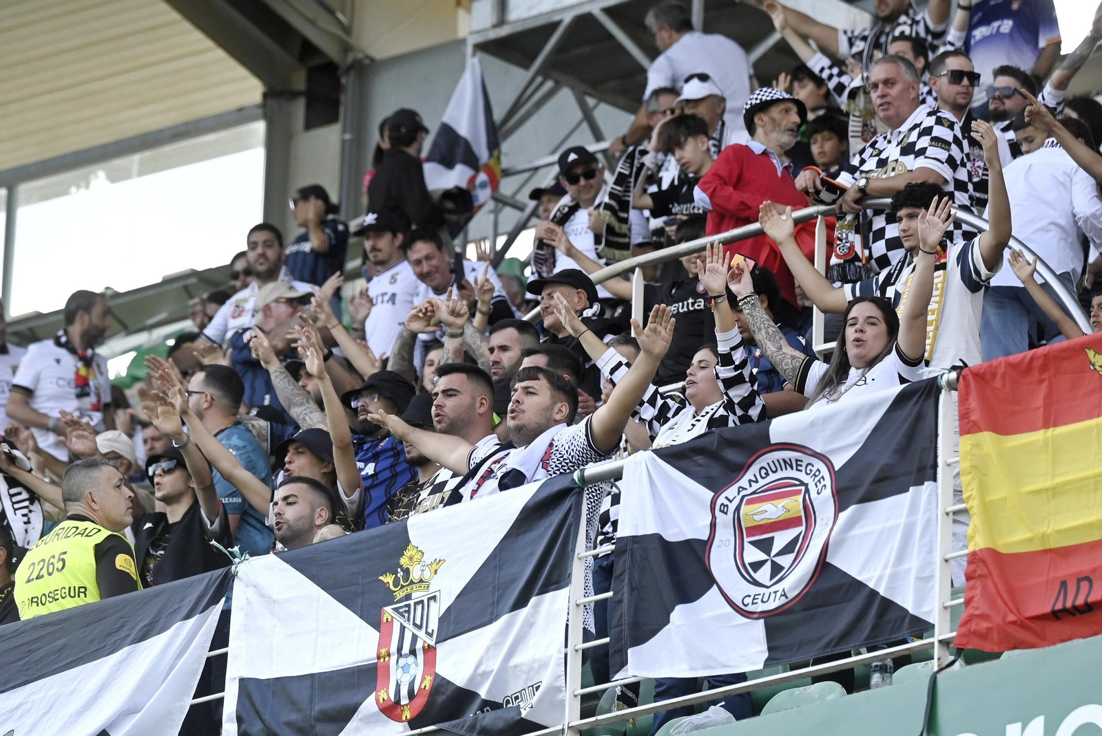 Las mejores fotos del imponente ambiente en El Arcángel para el Córdoba CF - Ceuta