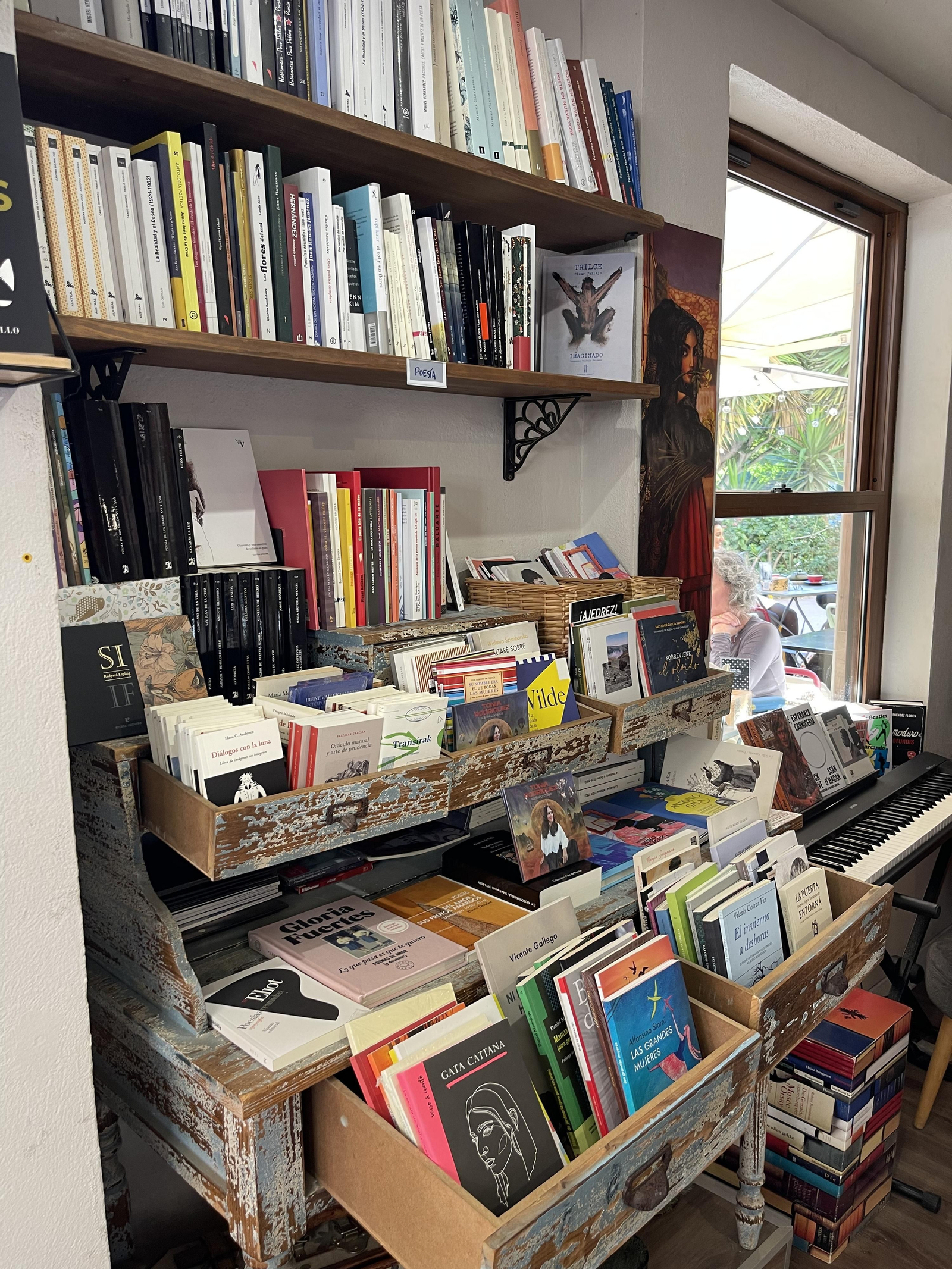 Rincón con libros de poesía Rincón con libros de poesía