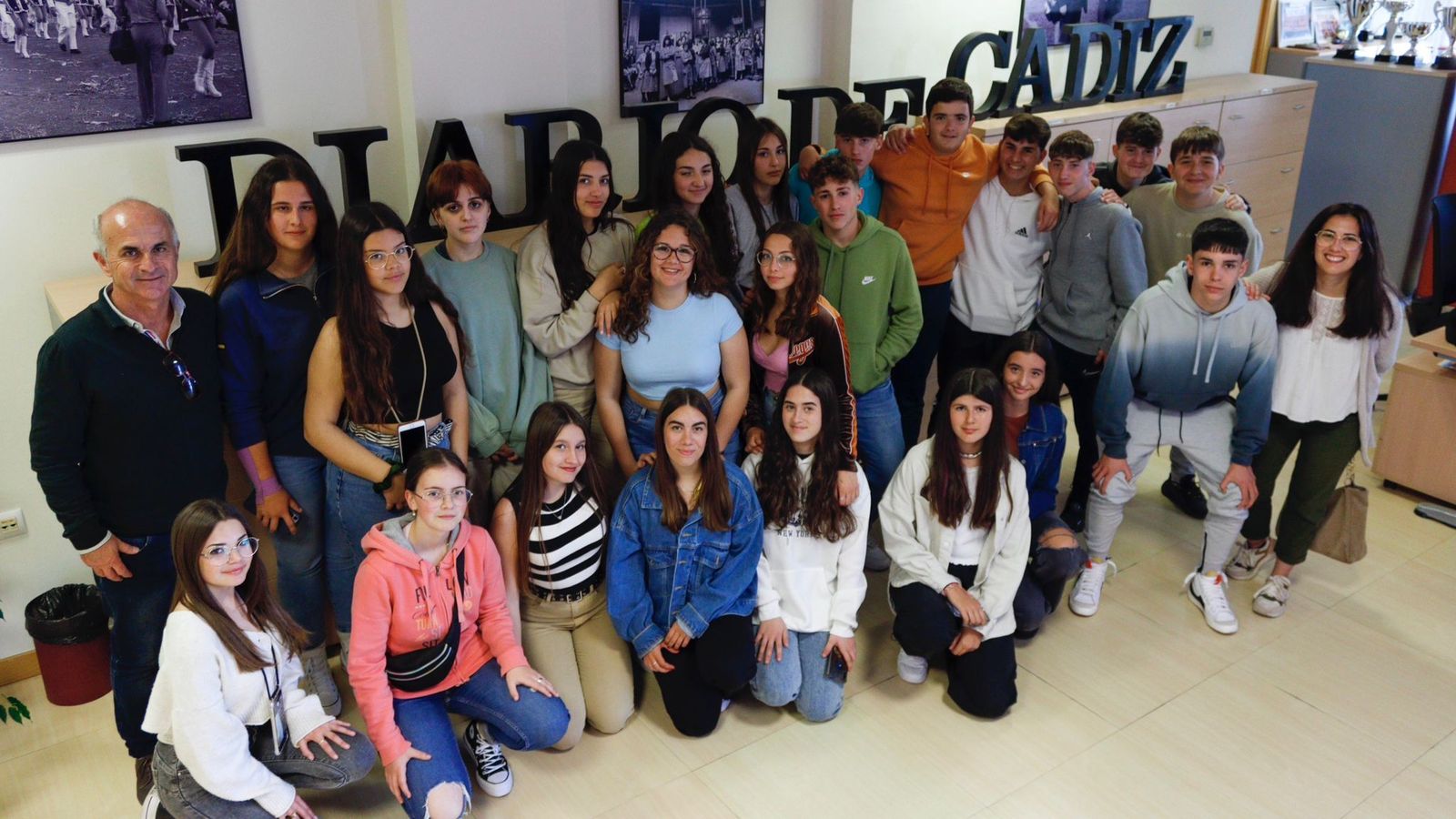 Estudiantes y profesores del IES Las Lomas. 22 de marzo de 2023