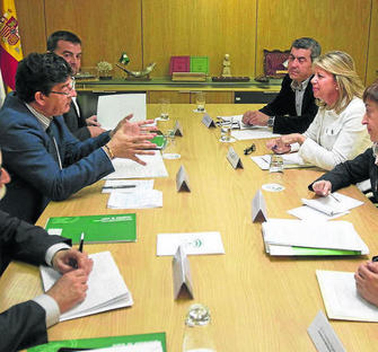 Valderas y Muñoz, frente a frente, ayer en la reunión sobre la FAMP.