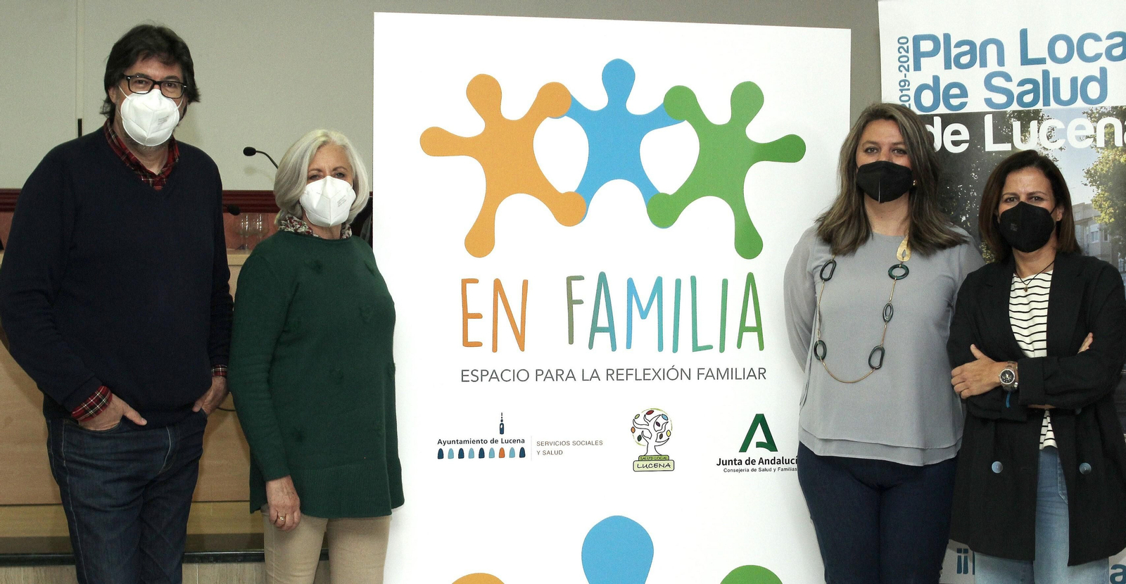 Presentación del proyecto de formación 'online' En familia. Presentación del proyecto de formación 'online' En familia.