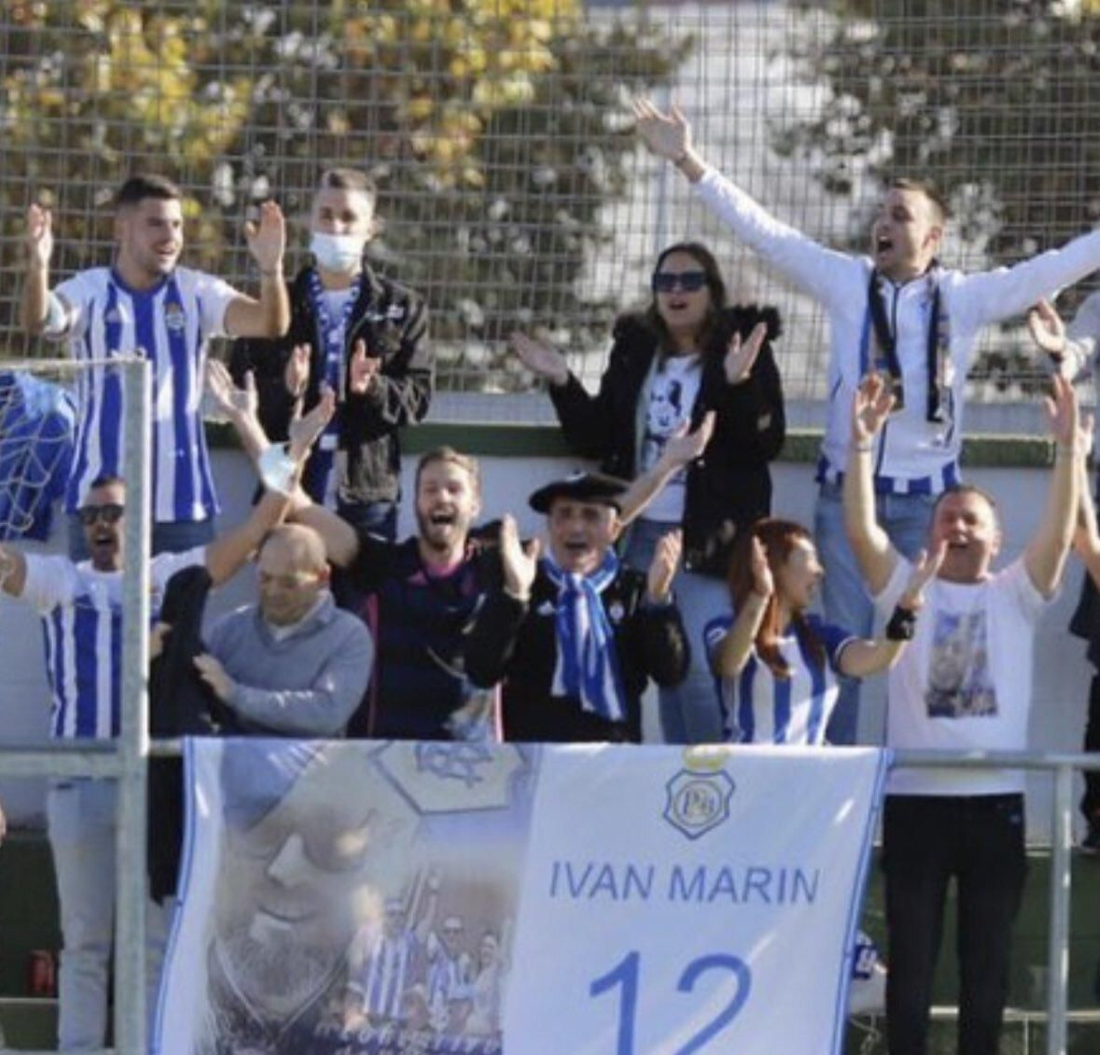 Patrocinio Álvarez anima durante un partido del Recre.