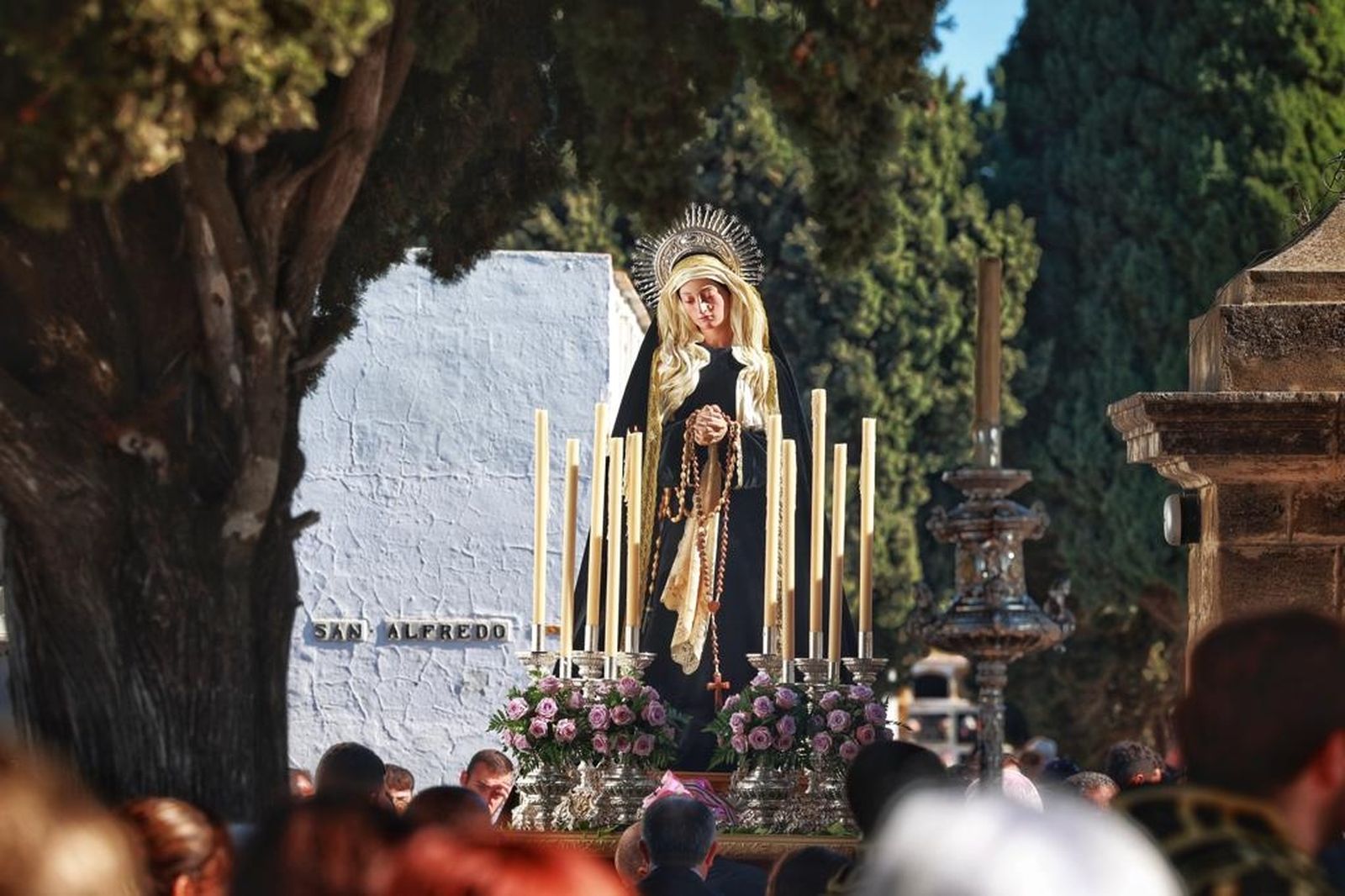 La Virgen de La Soledad volverá a visitar el cementerio este viernes 1 de noviembre.