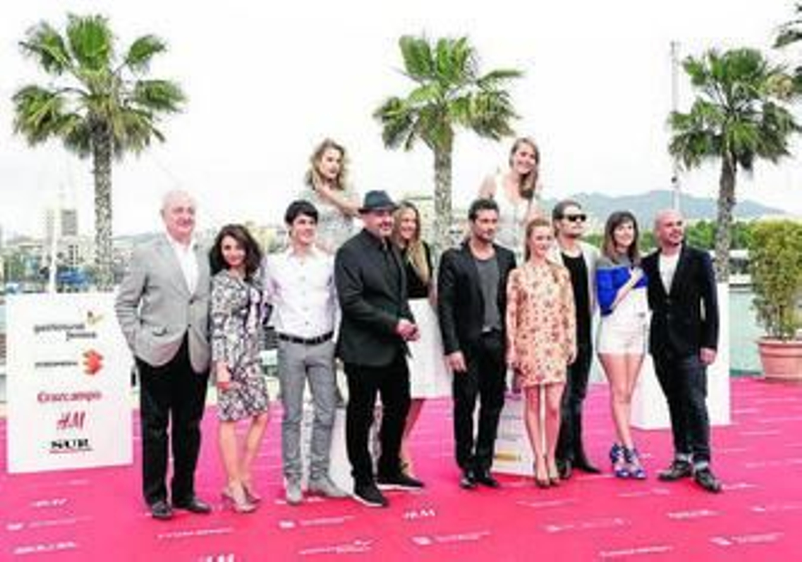 El equipo de 'Sólo química', al completo, ayer, en el Muelle Uno. El equipo de 'Sólo química', al completo, ayer, en el Muelle Uno.