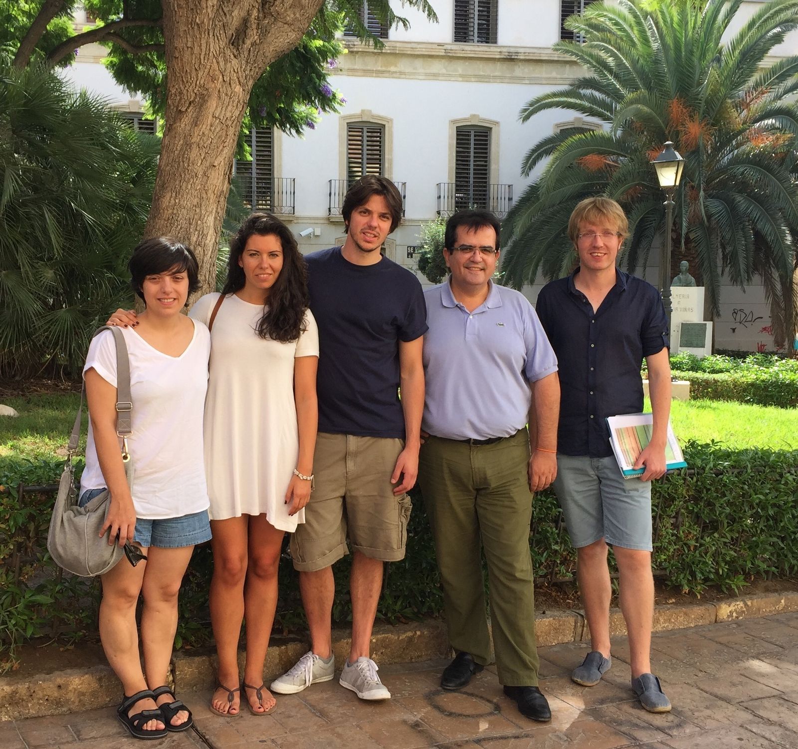 Antonio Jesús Rodríguez con el equipo técnico de la película.