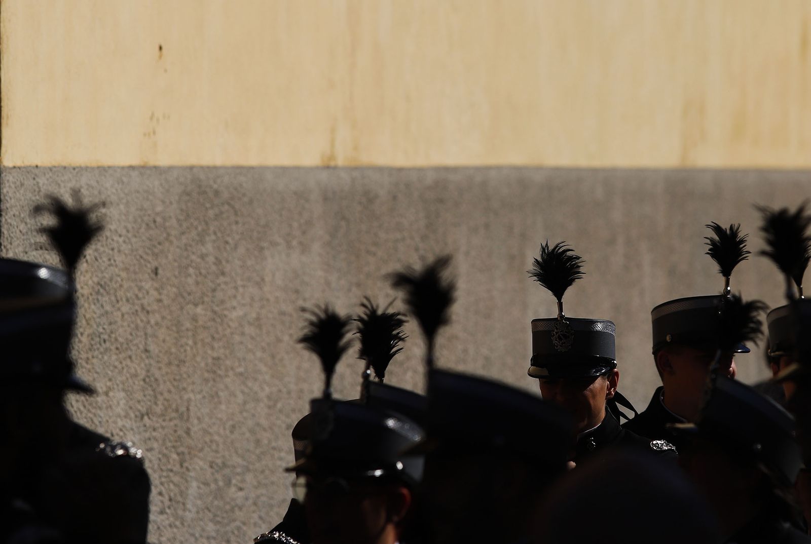 El Resucitado procesiona por el barrio de la Hispanidad de Huelva