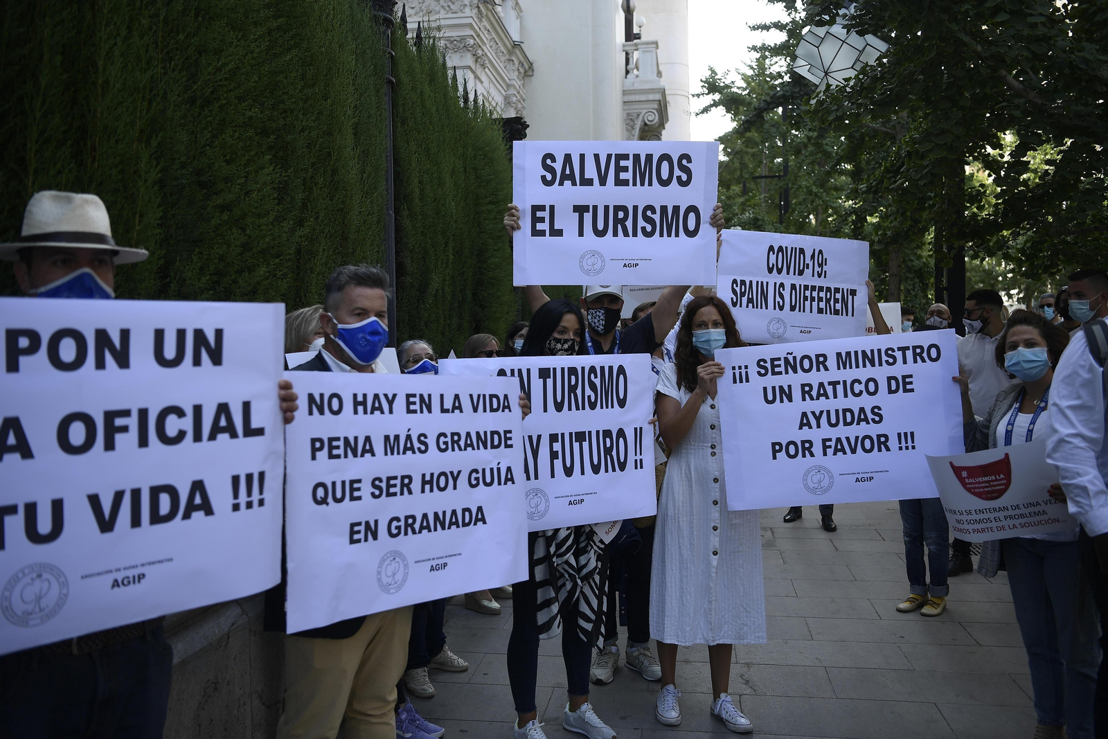 Fotos: El turismo se manifiesta en Granada