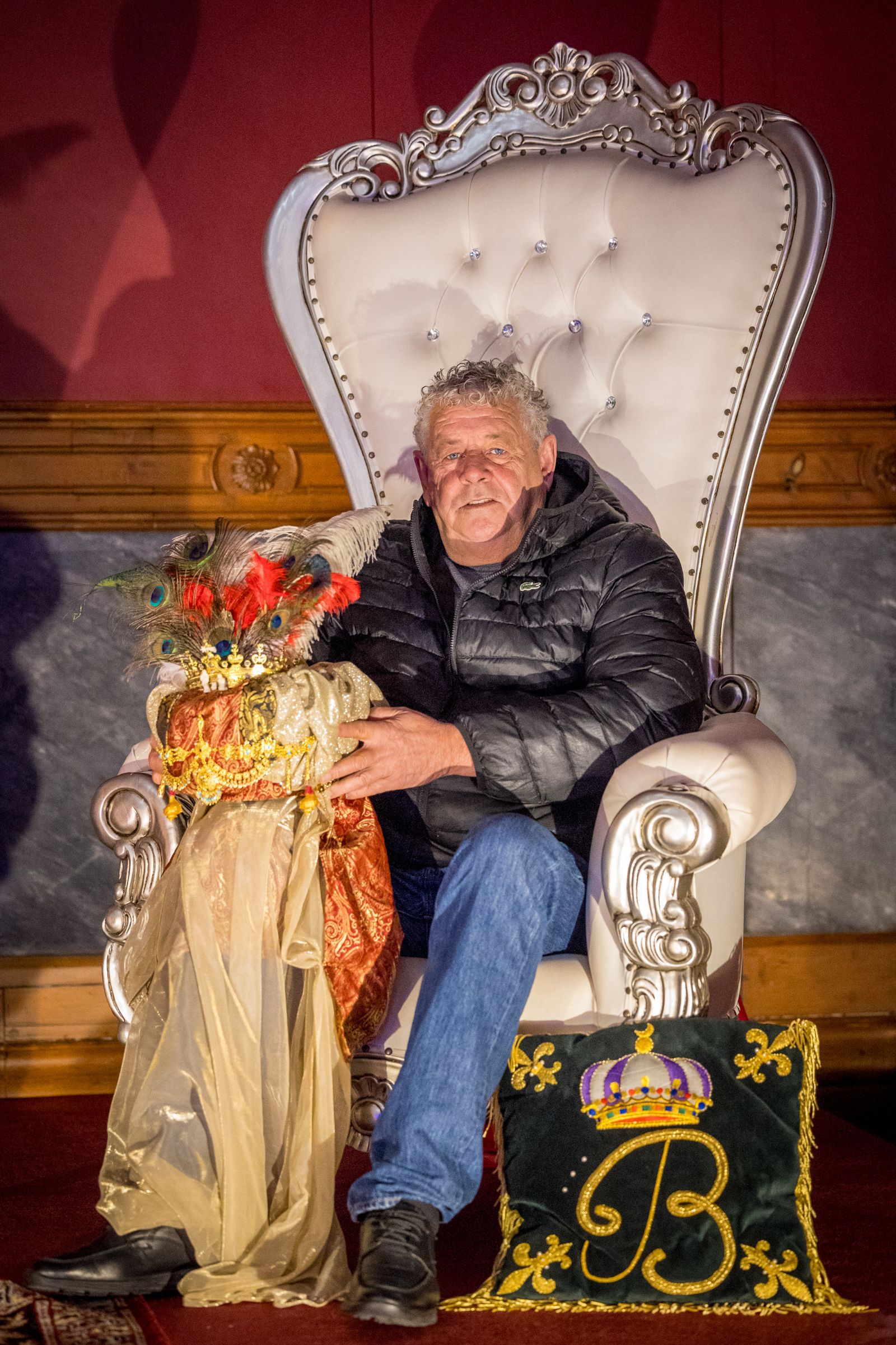 Otra imagen de Sirviente Prius en la estancia real.