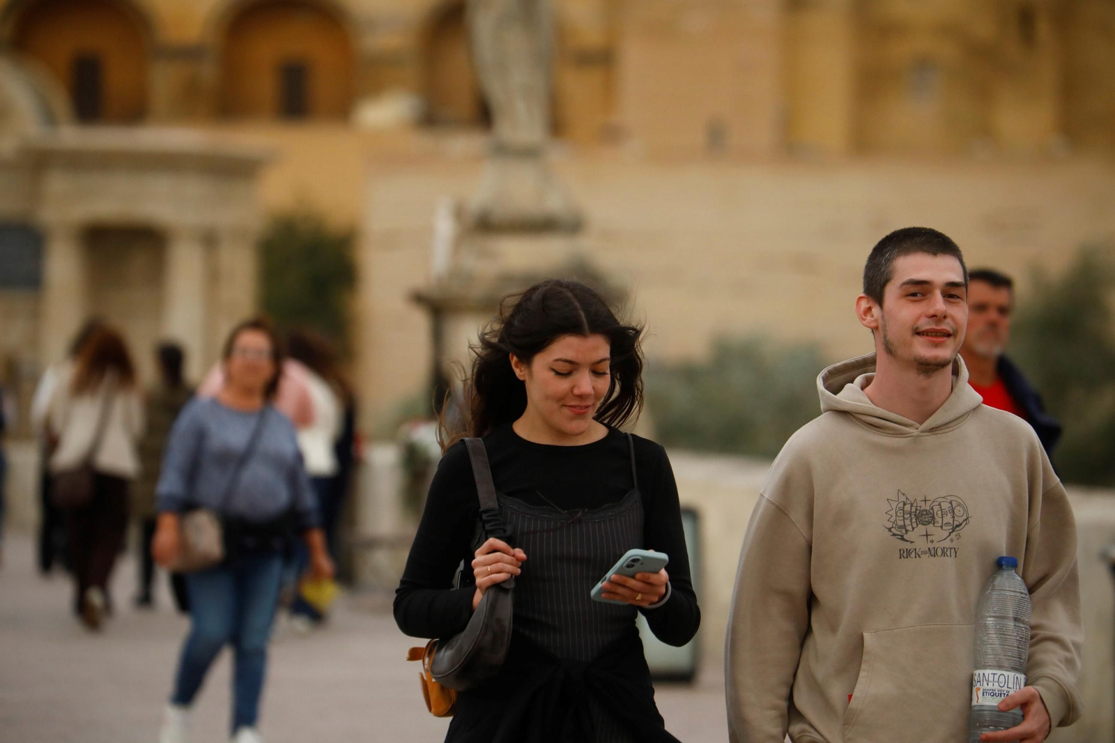 Una nubosa tarde de otoño en Córdoba, en imágenes