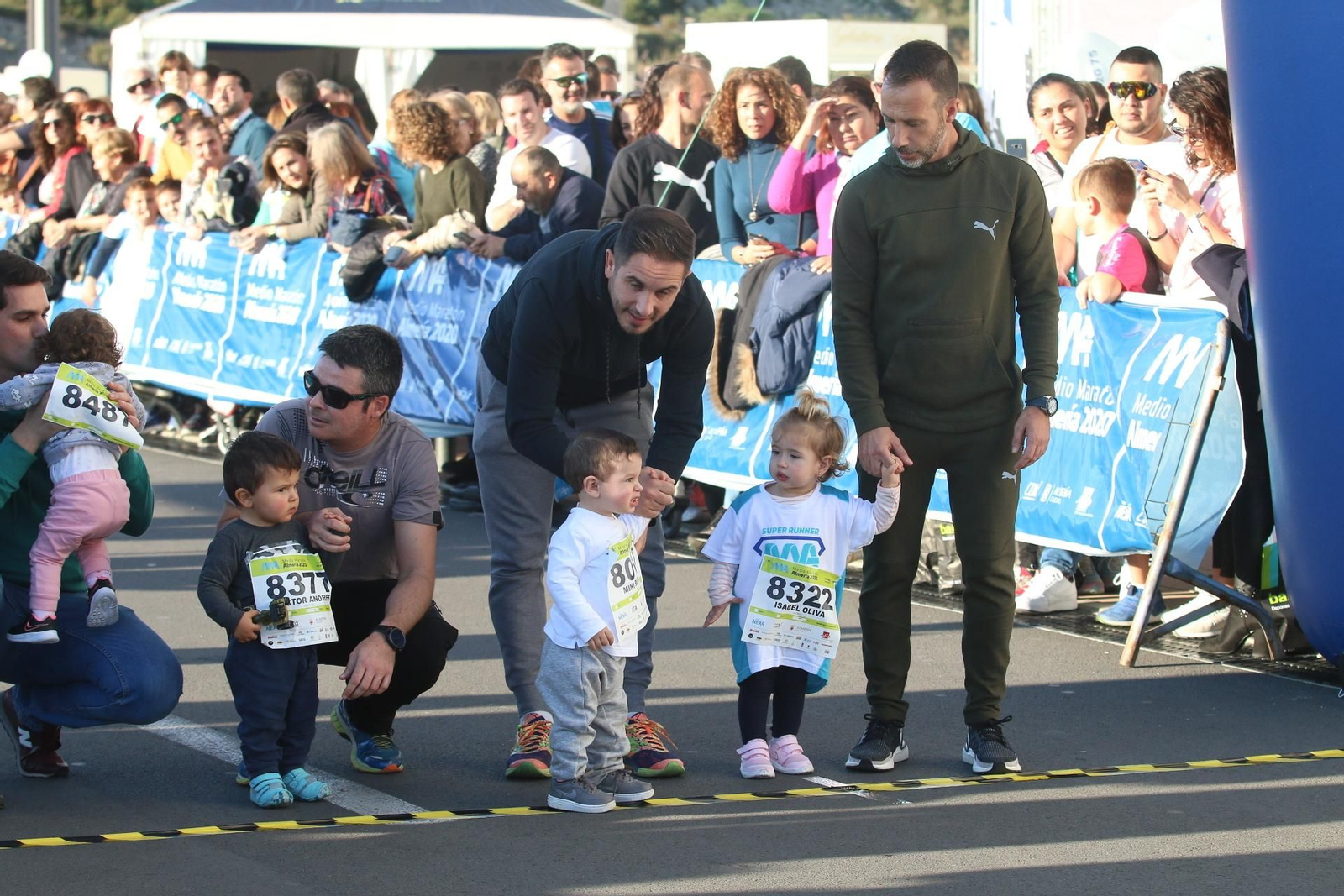 Fotogalería de las carreras infantiles del Medio Maratón de Almería
