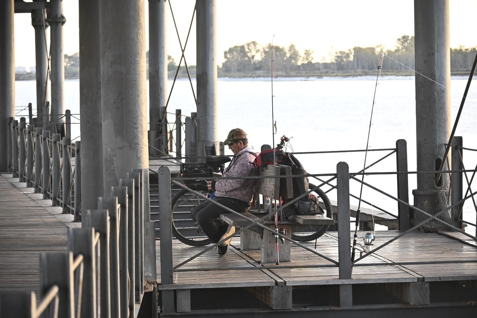 Un paseo por el Muelle del Tinto de Huelva, en imágenes
