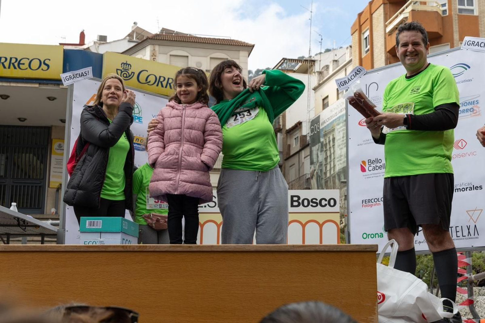 Deporte y solidaridad se unen en la IV Carrera Popular IES San Juan Bosco, en imágenes