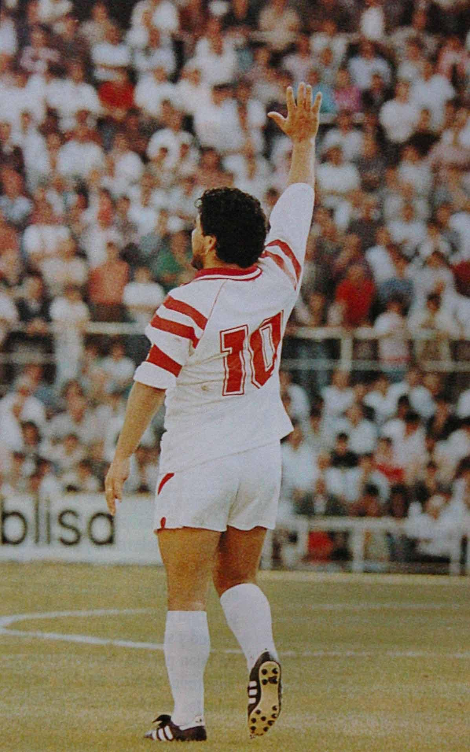 El astro argentino anotó 8 goles partidos oficiales con el Sevilla FC.