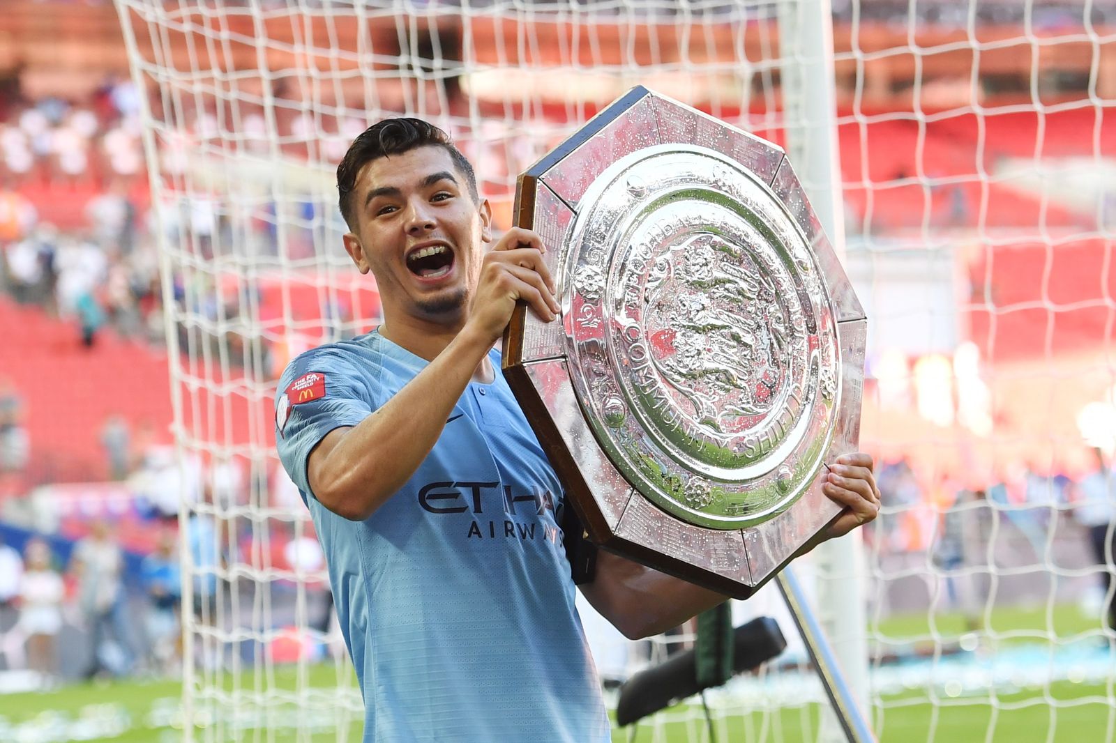 Brahim Díaz, tras ganar la Community Shield con el City el pasado mes de agosto.