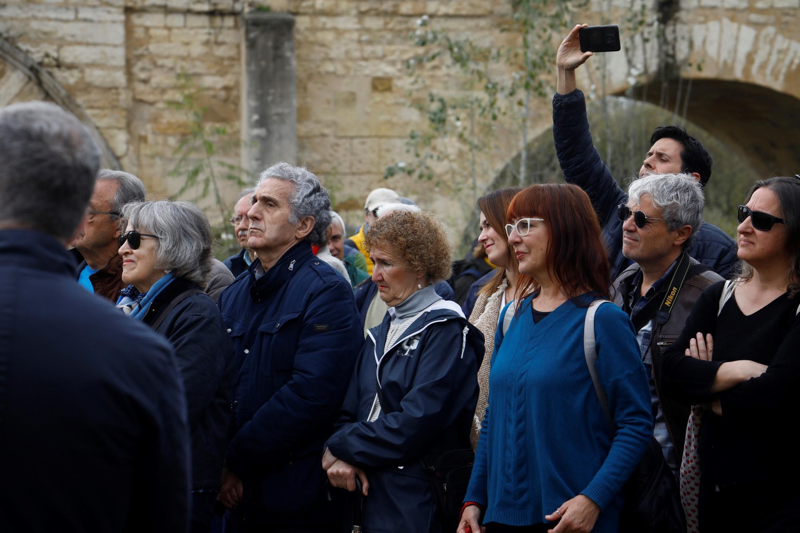 El árbol que siempre recordará a Pepe Larios en Córdoba, en imágenes