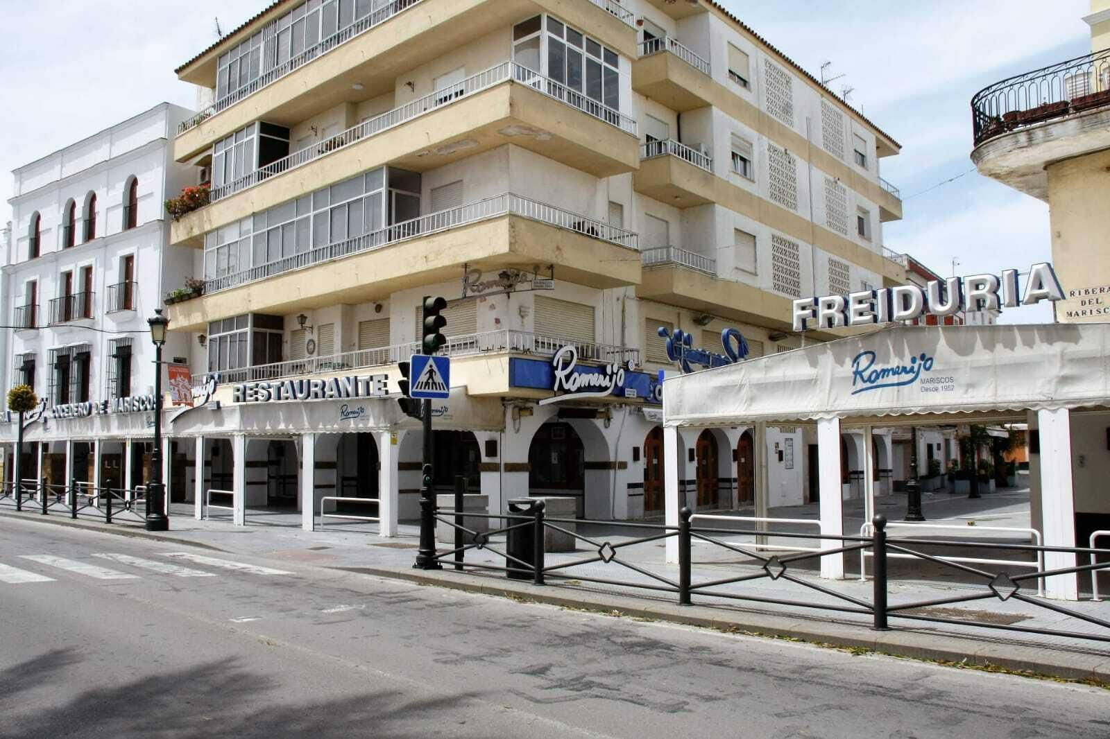 Los hosteleros de El Puerto podrán ampliar sus metros de terraza para  poder cumplir así con las medidas de seguridad.