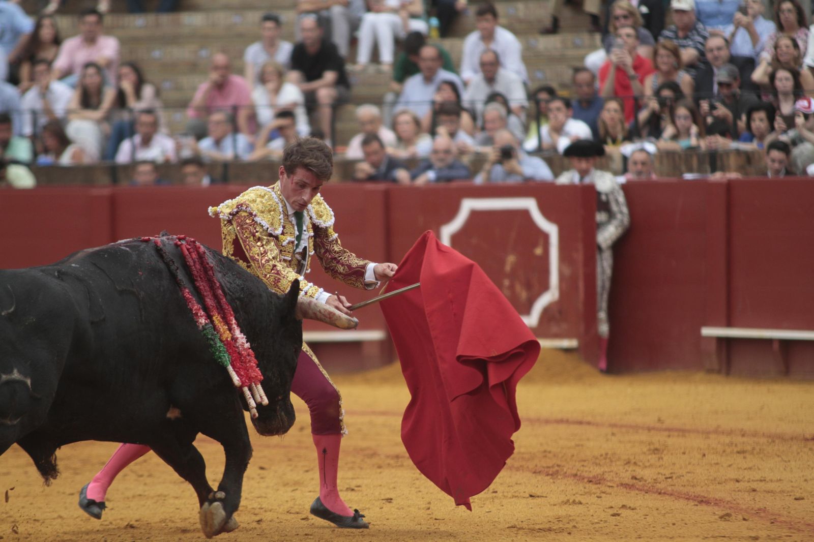 Las imágenes de la decimosexta de abono de La Maestranza