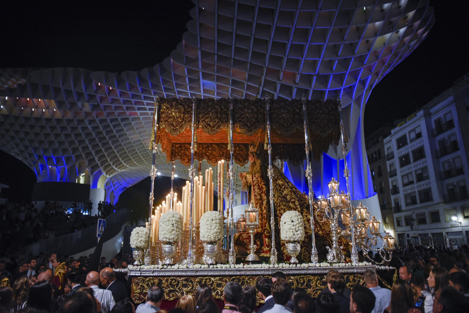 La Hermandad de Cristo de Burgos, en imágenes