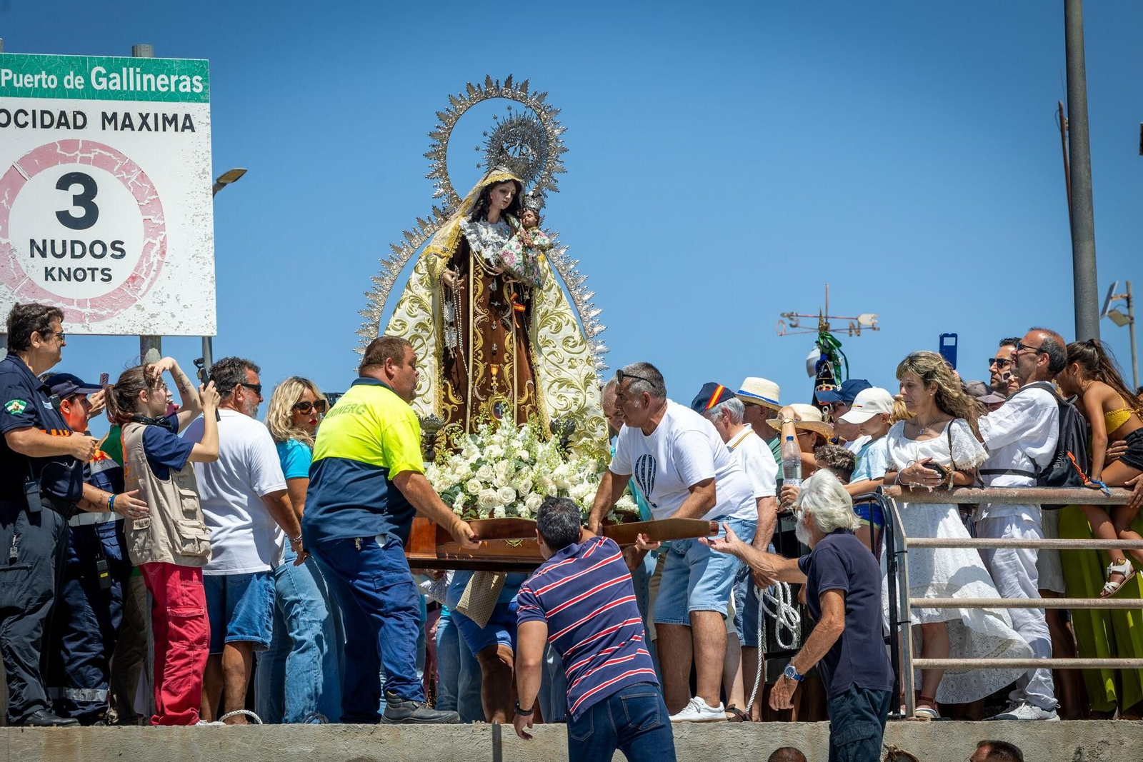 Así ha sido la procesión marítima de la Virgen del Carmen de Gallineras: las imágenes