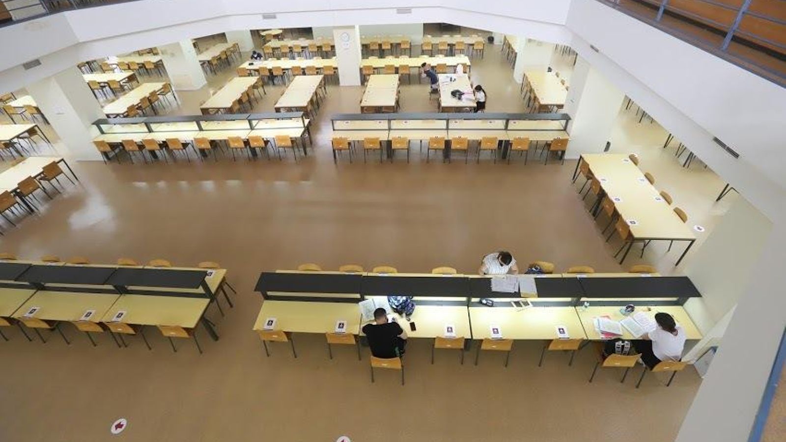 Estudiantes de la UCO en la Biblioteca del Campus de Rabanales.
