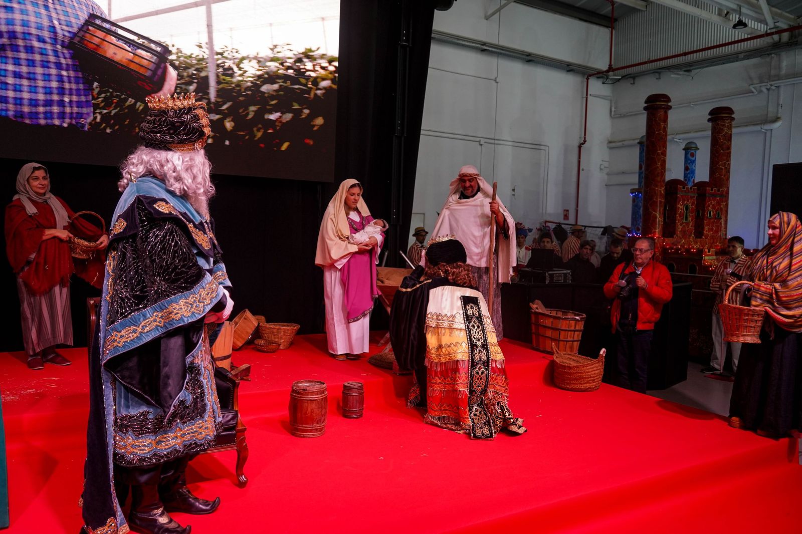 La especial cabalgata de los Reyes Magos en la Nave Ejidomar de El Ejido, en imágenes