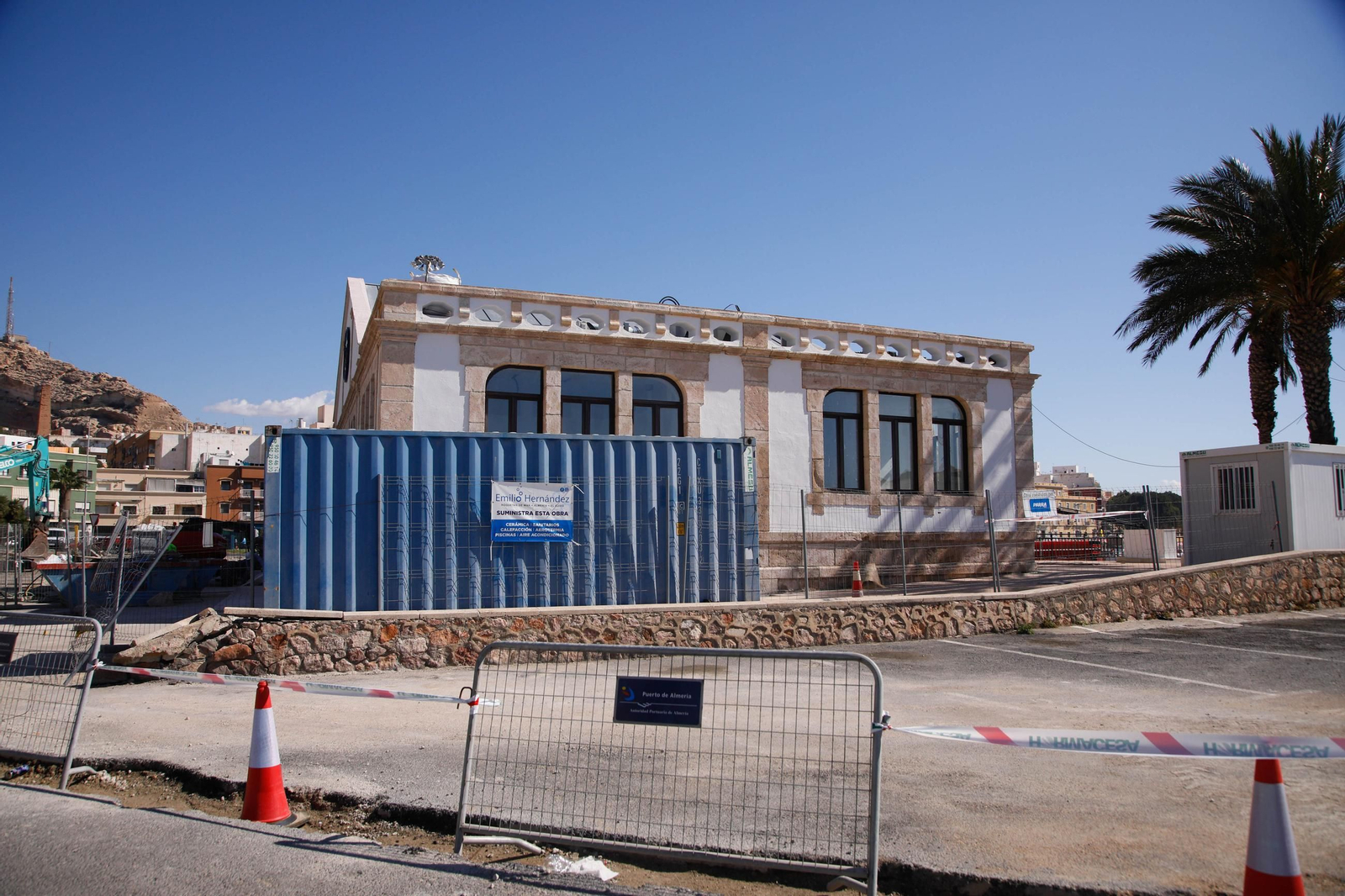 Las imágenes de la visita a la obras del Puerto de Almería