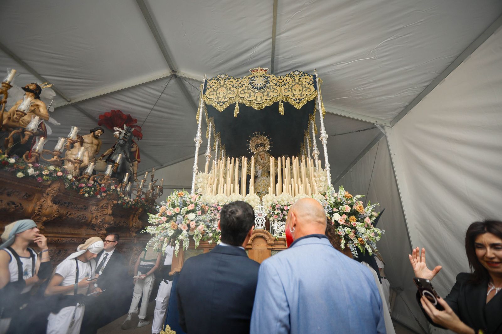 Mira como la cena sale a las calles de Almería tras las lluvias