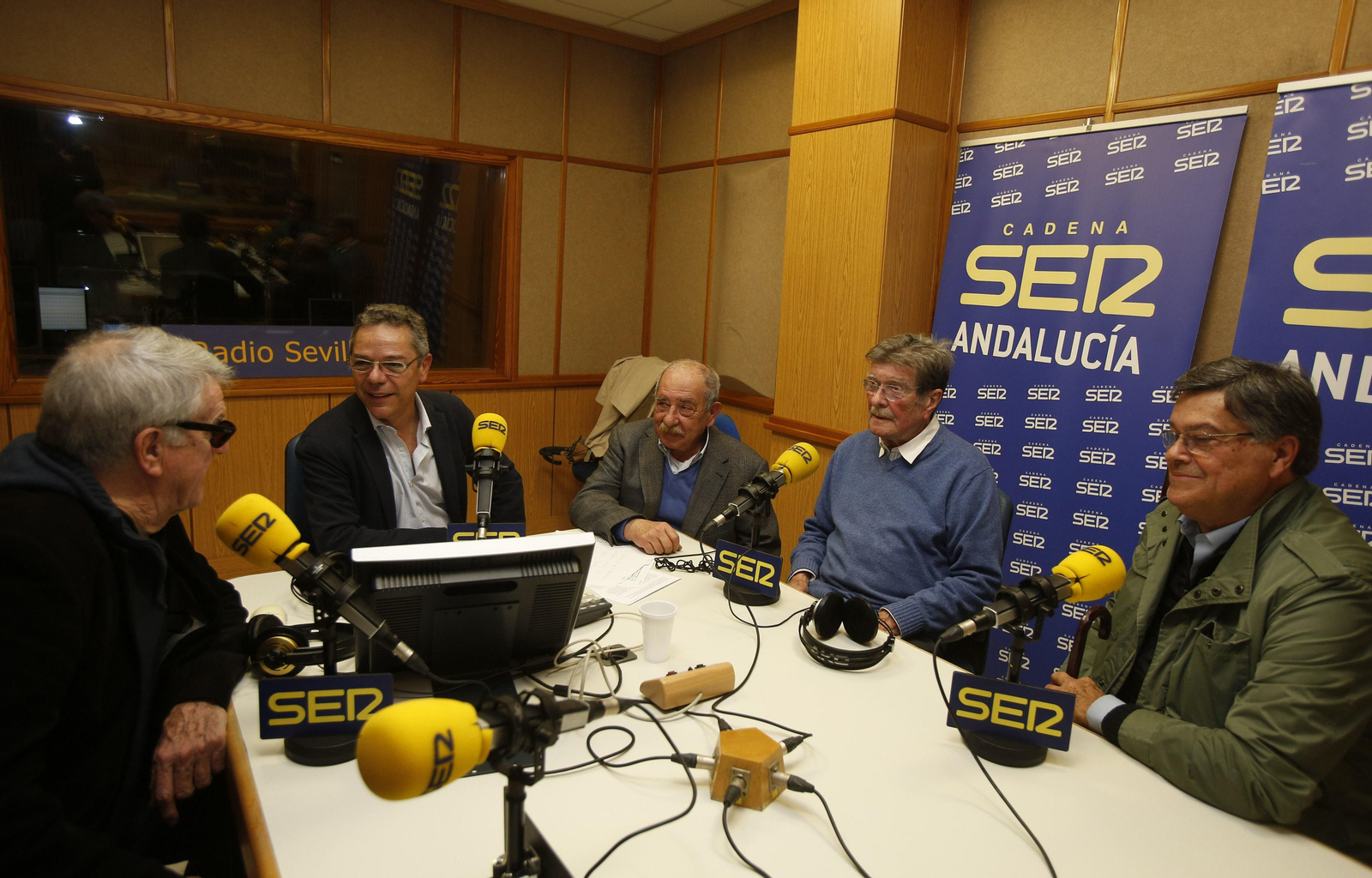 Imagen del homenaje a Benito Moreno celebrado en Radio Sevilla.