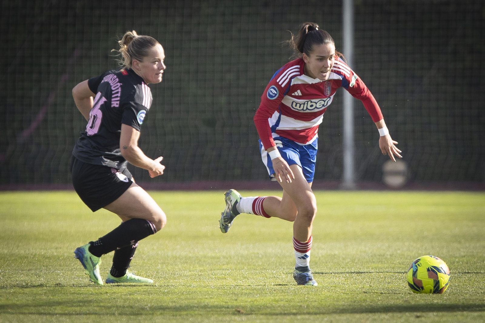 La catalana está siendo la brújula del Granada de Arturo Ruiz