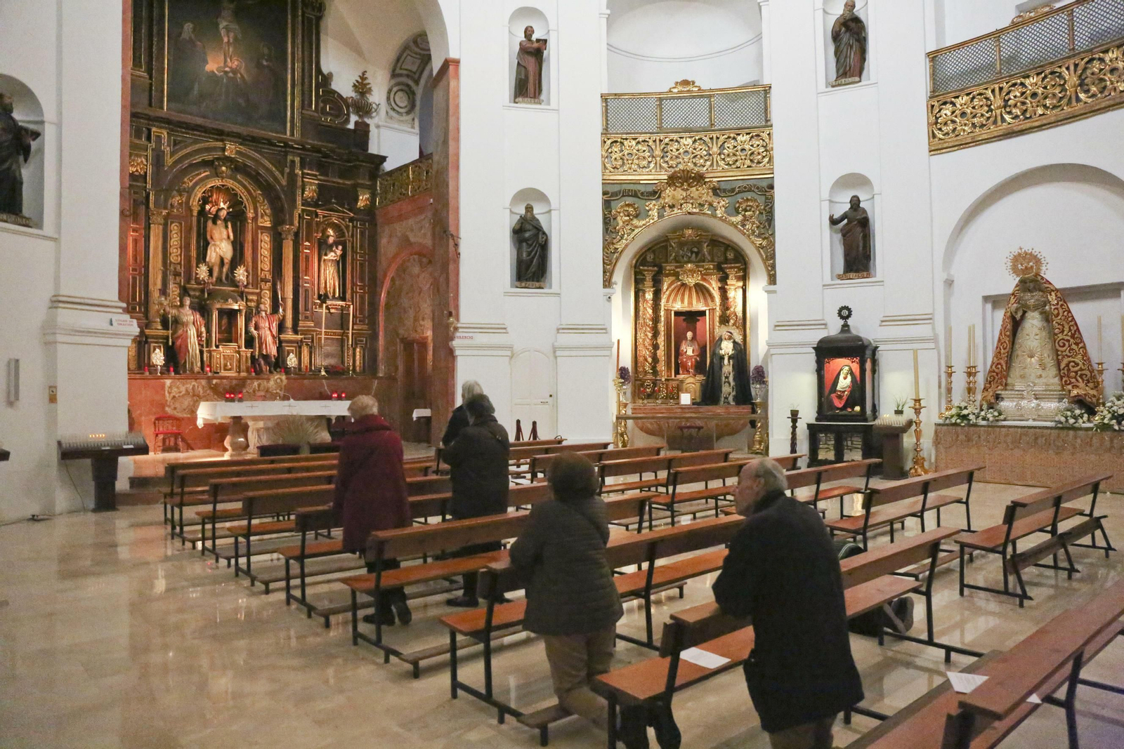 Un momento de la misa en la Iglesia del Santo Cristo de la Salud.