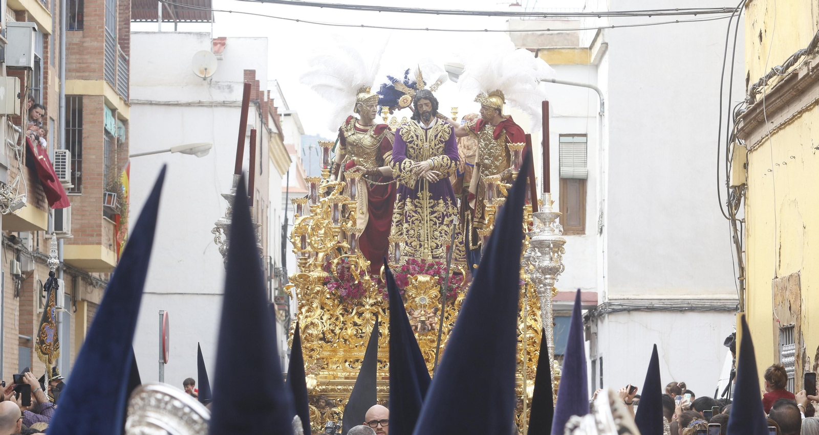 Lunes Santo en Córdoba: La procesión de la Estrella, en imágenes