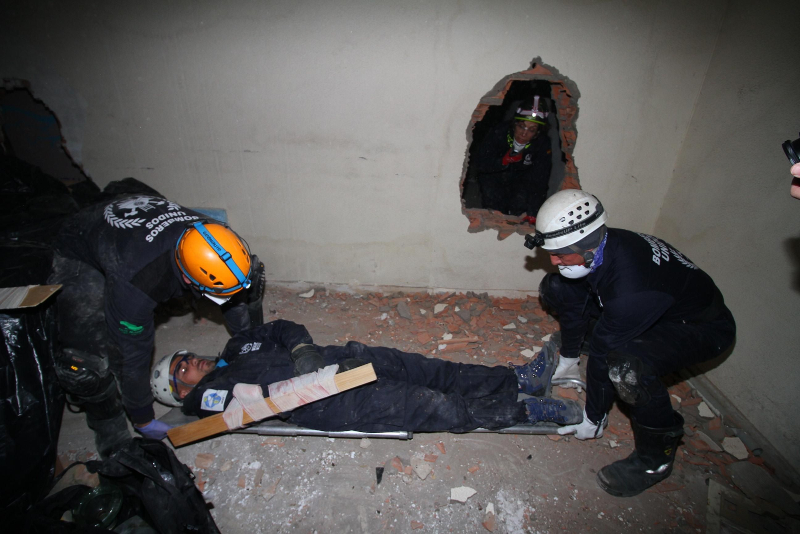 Imágenes del curso Asistencia Sanitaria en Catástrofes de Bomberos Unidos Sin Fronteras