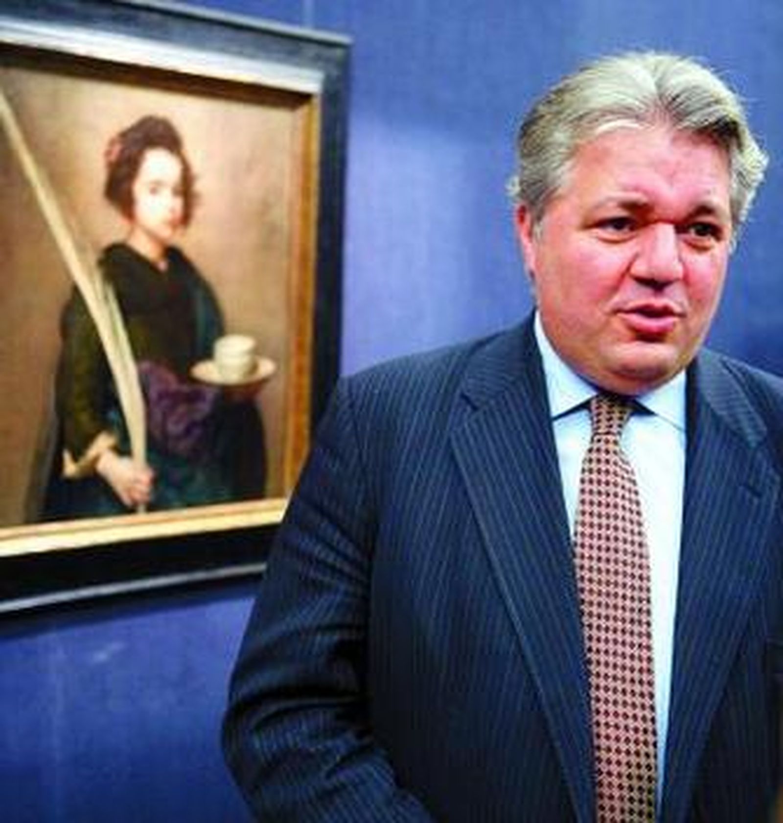 Marset, en una imagen de archivo, junto al lienzo 'Santa Rufina'.