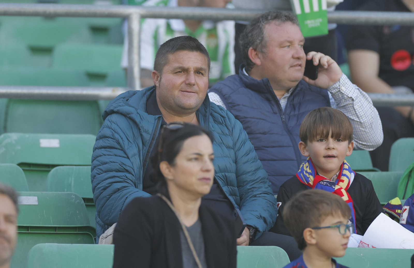 Búscate en las fotos del Betis - Barcelona