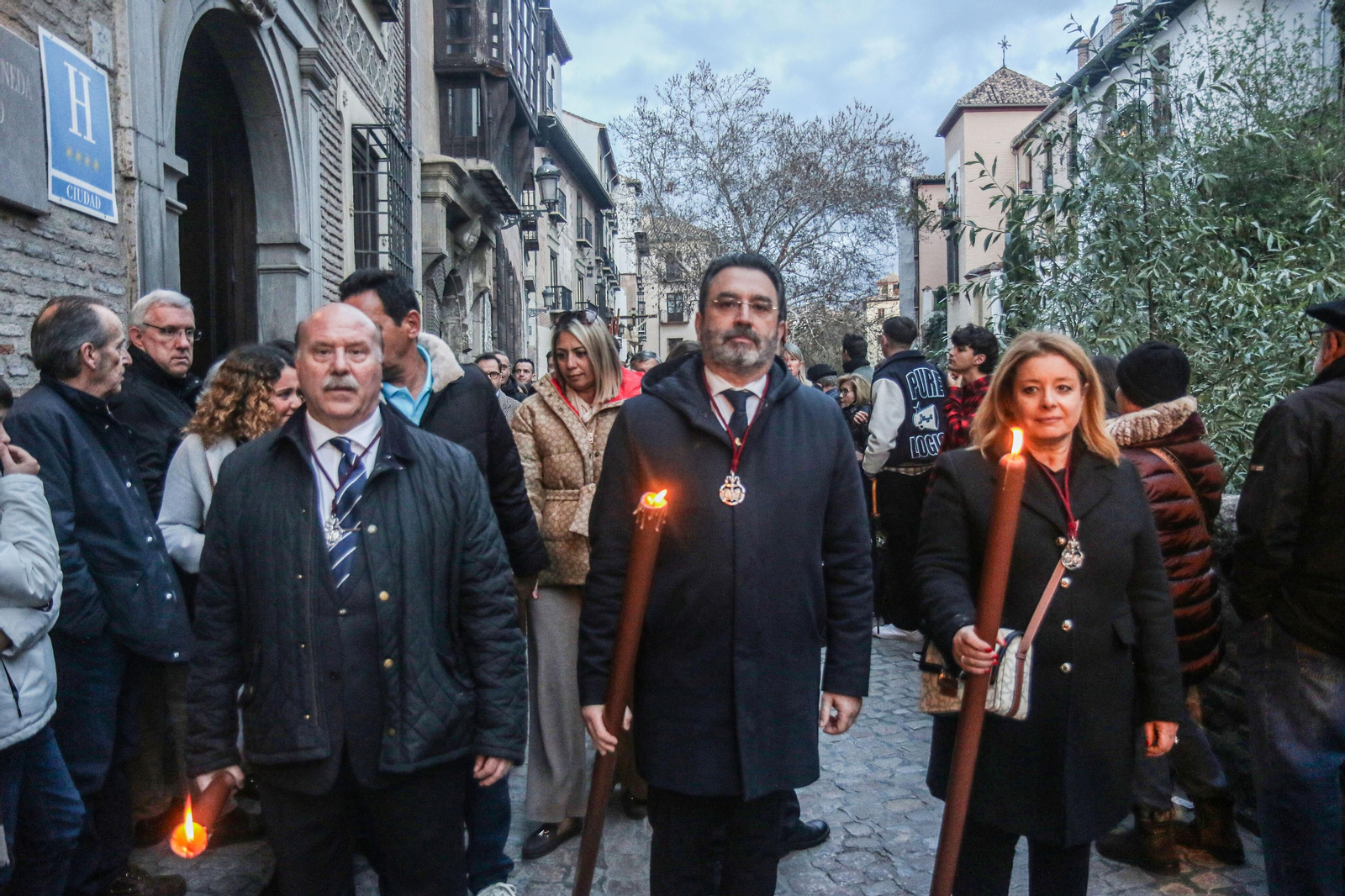 Fotogalería | El vía crucis de las cofradías de Granada en imágenes