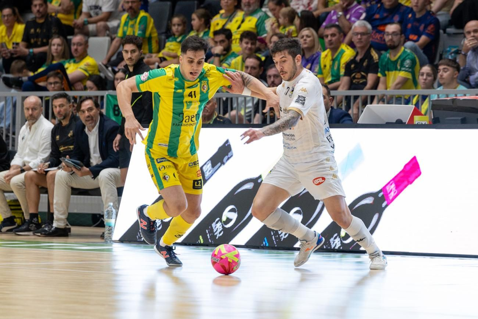 Las mejores imágenes de la amplia victoria del Jaén Paraíso Interior FS sobre O Parrulo Ferrol