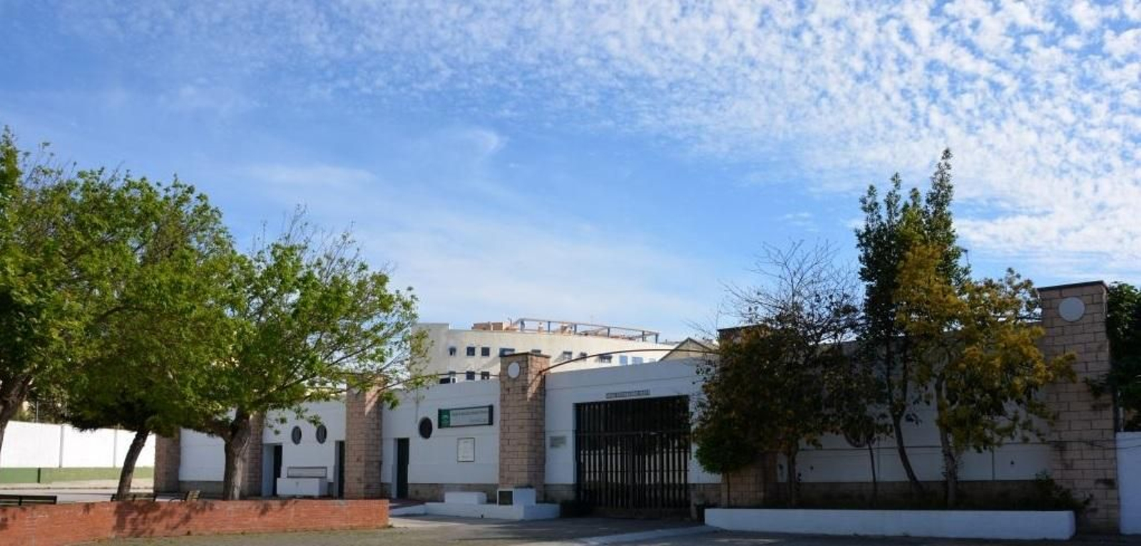 Colegio Arquitecto Leoz.