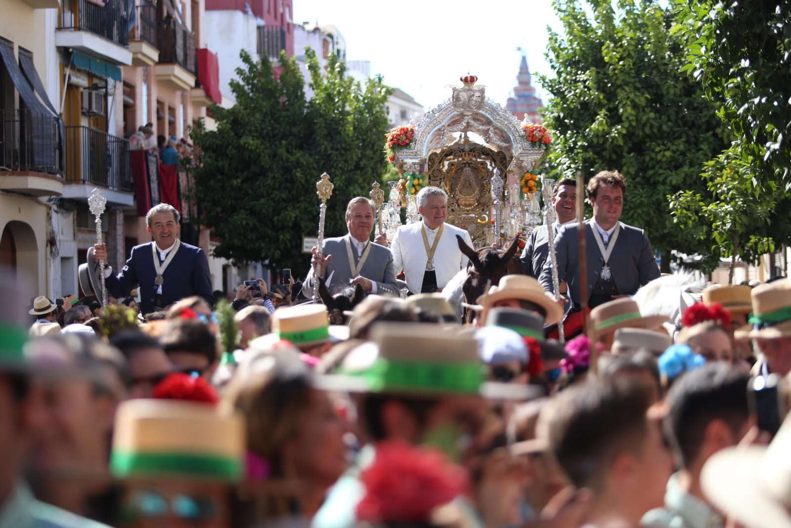 La carreta con el Simpecado del Rocío de Triana.