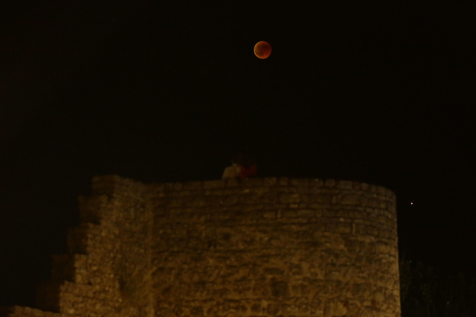 Málaga, bajo el eclipse de luna