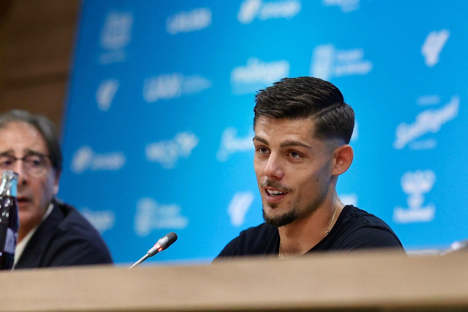 La presentación de Javi Montero como malaguista, en fotos